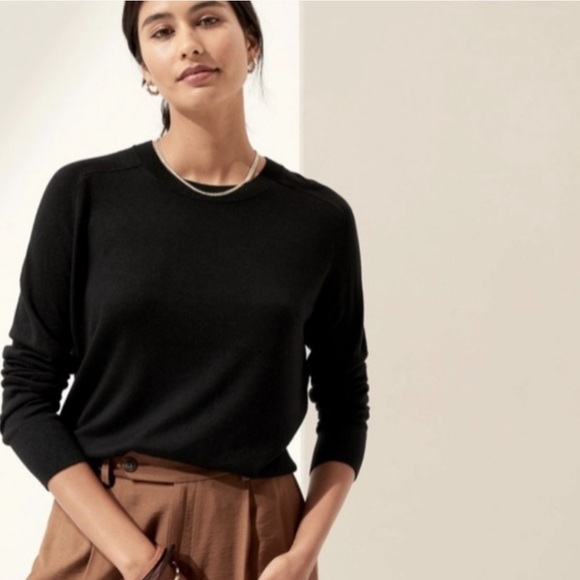 Banana Republic Black Merino Wool Crewneck Sweater - Picture 2 of 4